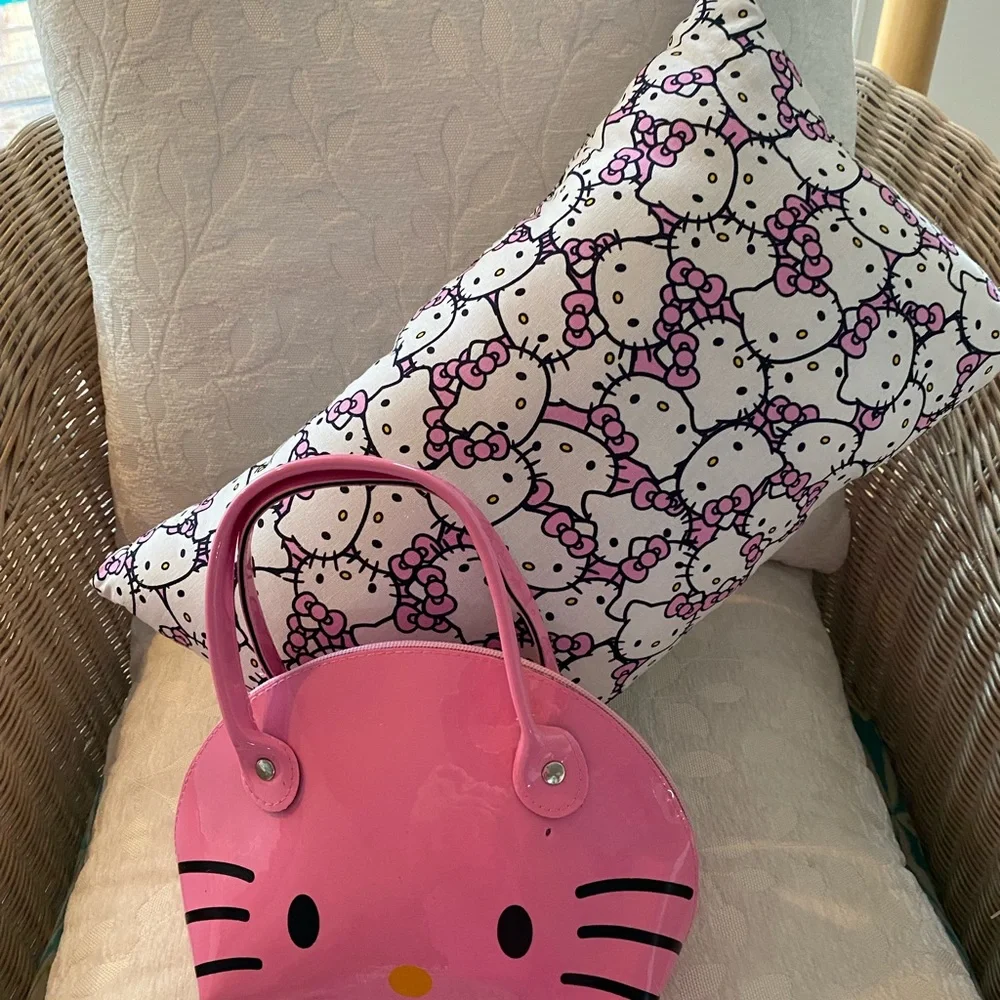 Hello Kitty Small Purse & Pillow Set💕